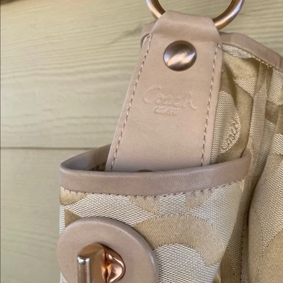 Coach Handbag - Picture 6 of 7